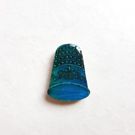 Magnet de collection dé à coudre turquoise fabrication artisanale pour un cadeau original