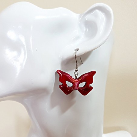 Paire de boucle d'oreille fantaisie pour femme masque forme papillon rouge, blanc avec léger pailleté, bijou artisanal d'art