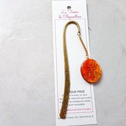 Marque-page abeille orange tons feu décor bronze accompagne vos lectures
