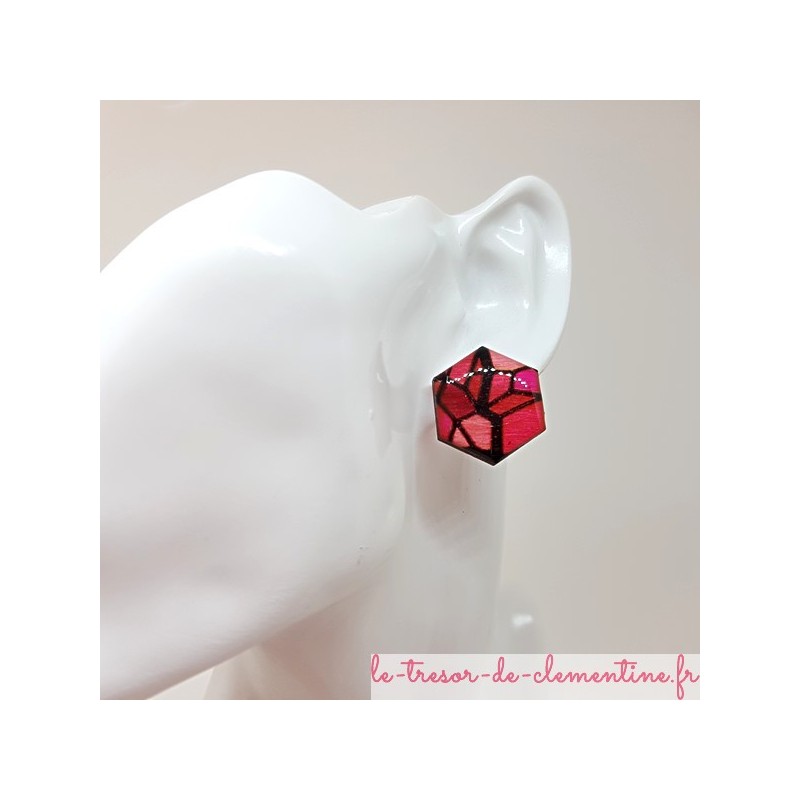 Bouton boucle d'oreille femme vitrail camaïeu de rouge et rose chic forme hexagonale