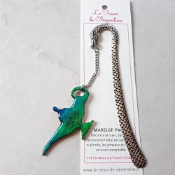 Ce Marque-page lampe d'Aladin bijou de livre tons dégradé de turquoise, fait main support métal dragon véritable bijou de livre