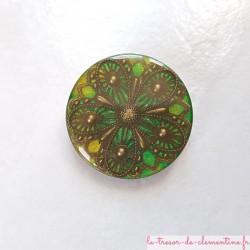 Broche artisanale baroque vert et filigrane bronze forme ronde aspect émail, fait main