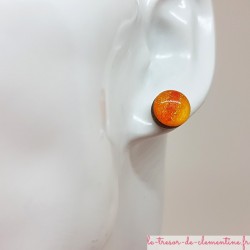 Boucle d'oreille forme bouton d'oreille jaune à orange feu et pailleté et pailleté 10 mm fait main