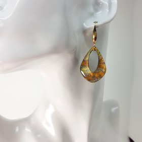Boucle d'oreille pendante dorée, modèle très chic, ovale, oblongue, dorée et paillettes or
