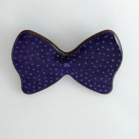 Broche originale noeud papillon violet, fabrication artisanale, bijou fantaisie associé personnalisable