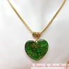Collier femme pendentif forme coeur décor baroque vert et or fait main