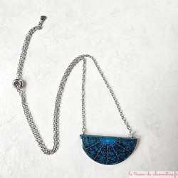 Collier artisanal en pendentif baroque turquoise fait main chaîne acier inoxydable réglable