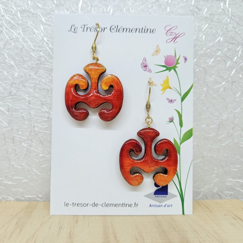 Boucles d'oreilles fantaisie originale style médiéval rouge et feu pailleté Boucles d'oreilles fantaisie originale style médiéval rouge et feu pailleté