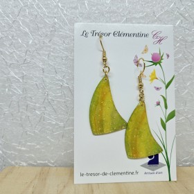 boucles d'oreilles fantaisie décor voile de bateau vert anis à jaune orangé fait main