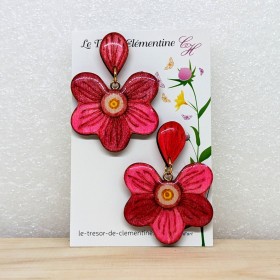 Boucle d'oreille fantaisie collection forme "fleur" sur monture bouton pétale camaïeu de rose fait main