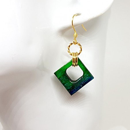 Boucle d'oreille pendantes "chic" losange turquoise tendance vert pailleté doré