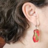 Boucle d'oreille fantaisie  salamandre inversée vert et rose monture dormeuse habille bien le visage très légère