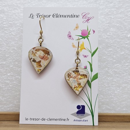 boucle d'oreille fantaisie perle rosée blanche paillette dorée fait main