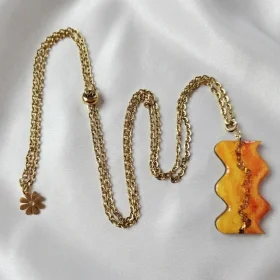 Sautoir Collier artisanal forme ondulante orange ton feu pailleté doré, réglable coulissant chaîne acier inoxydable