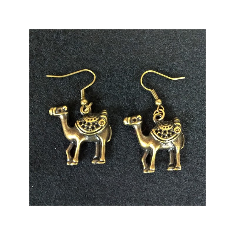 Boucle d'oreille fantaisie chapeau pas cher personnalisable Boucle d'oreille fantaisie chapeau pas cher personnalisable