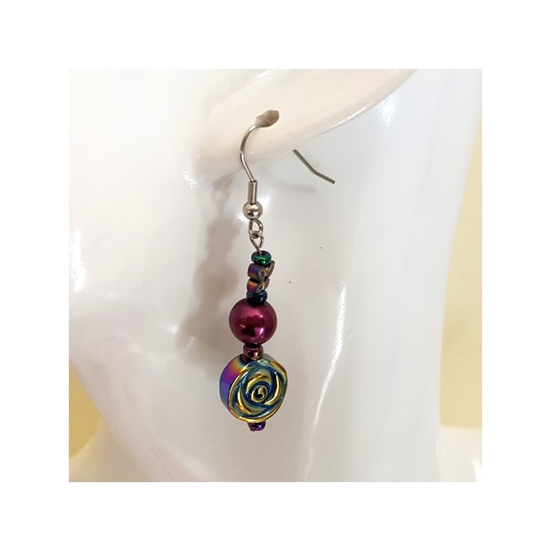 Boucle d'oreille fantaisie hematite fleur et papillon monture acier inoxydable évite les allergies Boucle d'oreille fantaisie hematite fleur et papillon monture acier inoxydable évite les allergies