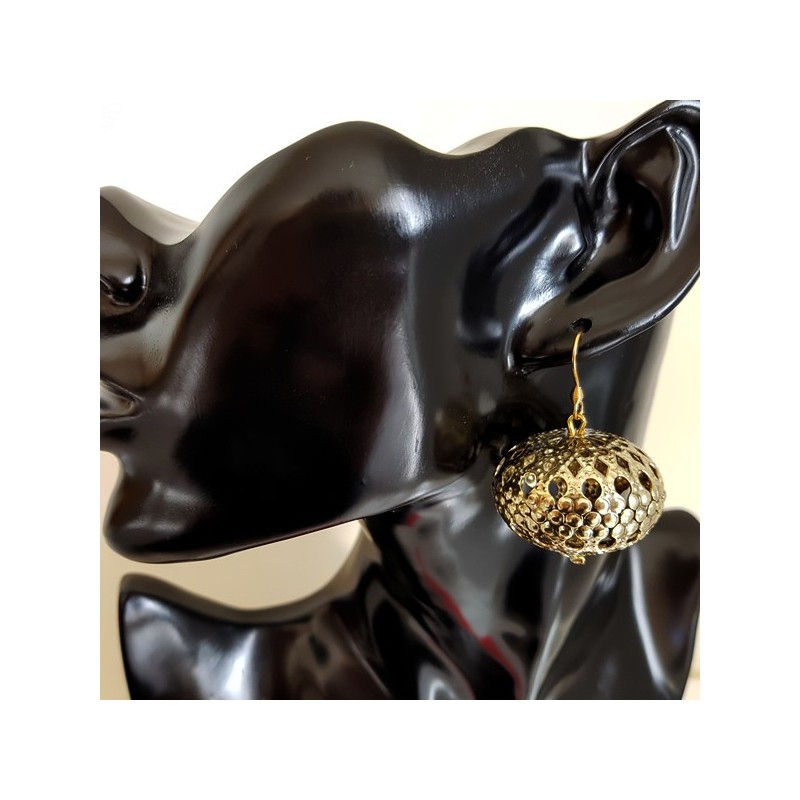 boucles d'oreille fantaisie boule ajourée, boucles d'oreille pour Noël, fêtes et autres boucles d'oreille fantaisie boule ajourée, boucles d'oreille pour Noël, fêtes et autres
