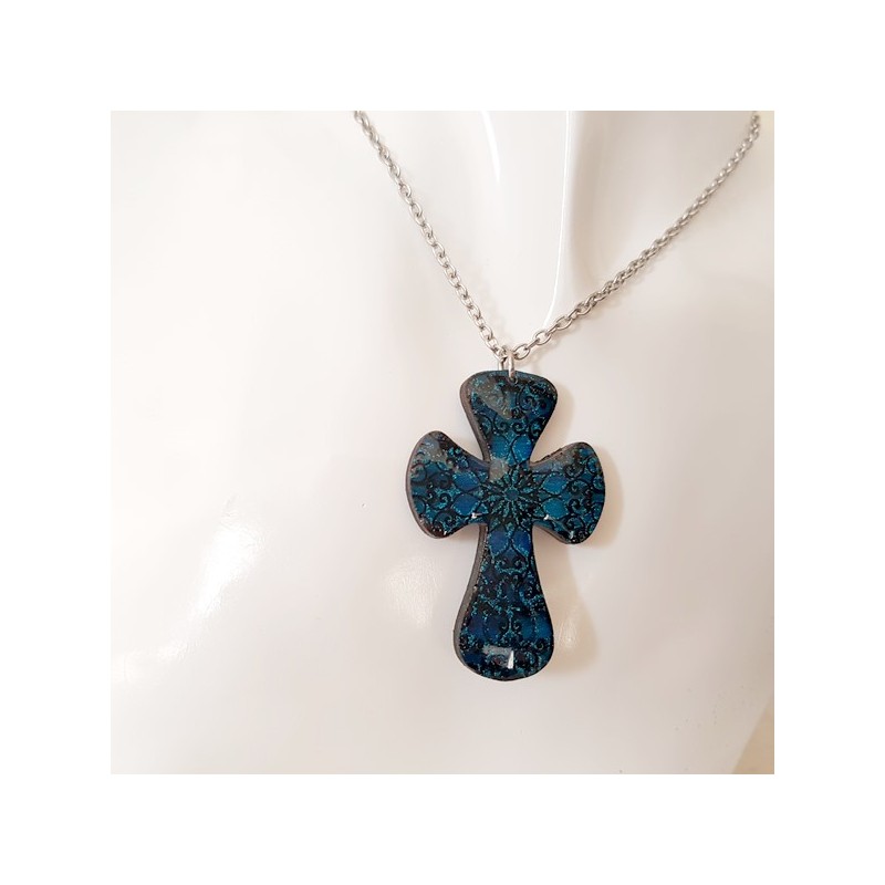 Pendentif collier Croix baroque bleue avec chaîne argent, bijou artisanal signé Pendentif collier Croix baroque bleue avec chaîne argent, bijou artisanal signé