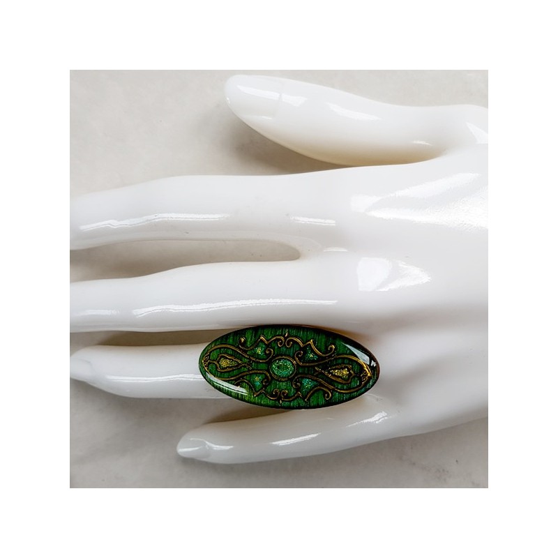 Bague originale longue ovale mediévale tons vert nuancé décor à la main artisanat d'art Bague originale longue ovale mediévale tons vert nuancé décor à la main artisanat d'art
