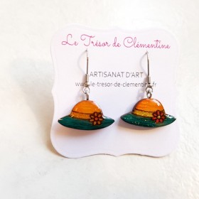 Boucle d'oreille artisanale petit orangé et vert, fabrication artisanale décoré à la main part Clémentine fabrication française