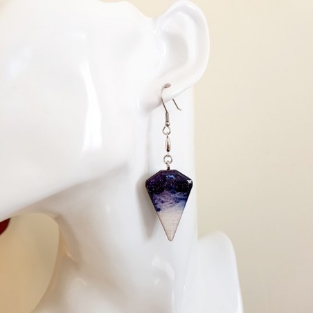 Boucle d'oreille artisanale violet blanc et pailleté triangle tronqué