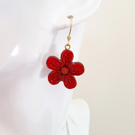 Boucle d'oreille pendante avec fleur rouge et dorée